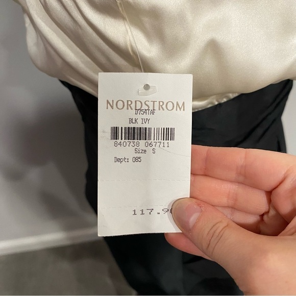 Alexia Admor Silk Black and White Dress‎ Medium - Picture 14 of 14